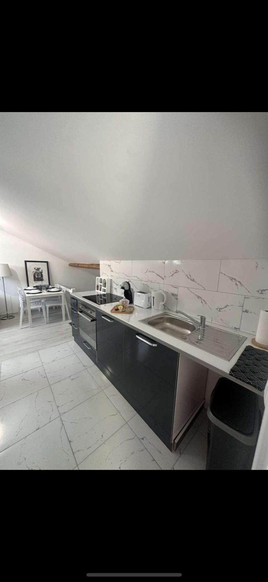 Appartement Neuf,epure Et Bien Place *
