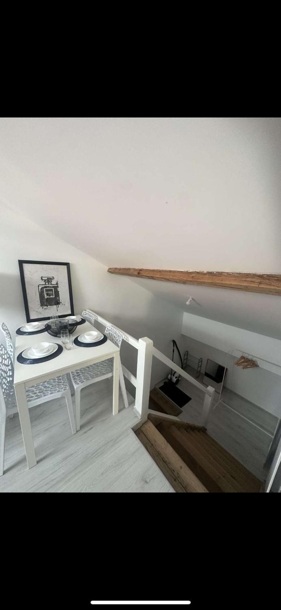 Appartement Neuf,epure Et Bien Place
